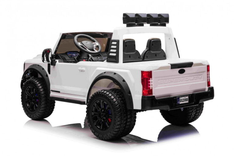 Ford Super Duty Glacial White Auto Na Akumulator 3.jpg