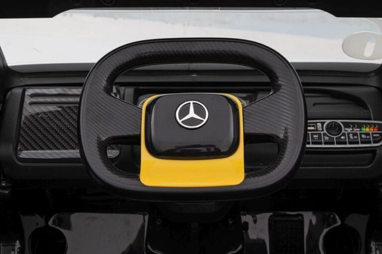 Kamion Na Akumulator S Prikolicom Mercedes Axor Yellow 6.jpg