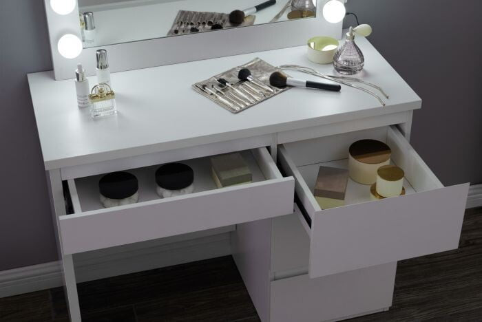 Toaletni Stol Hollywood Vanity 3.jpg