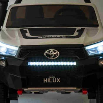 Toyota Hilux Bijela Auto Na Akumulator 10.jpg