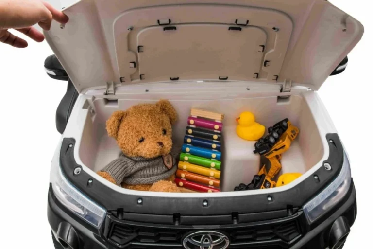 Toyota Hilux Bijela Auto Na Akumulator 9.jpg