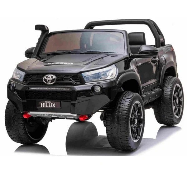 Toyota Hilux Crna Auto Na Akumulator.jpg