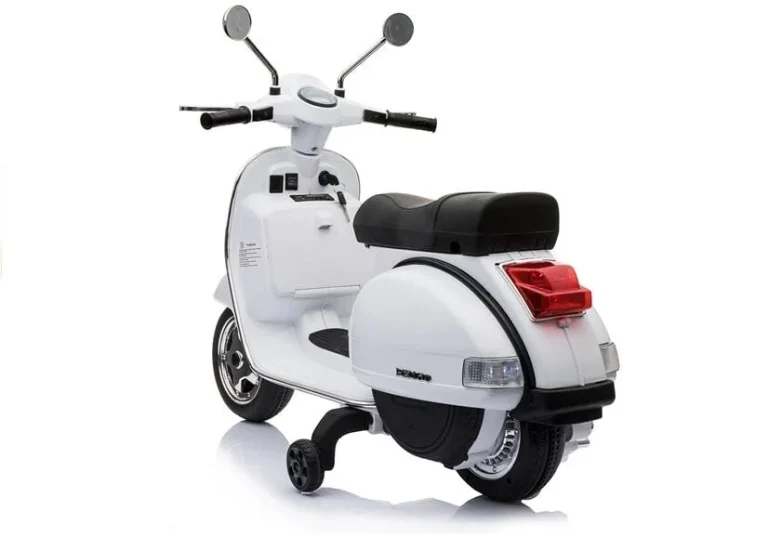 Vespa Bijela 3.jpg