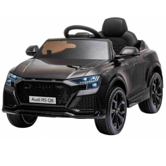 Audi RS Q8 črne barve - avtomobil na baterije