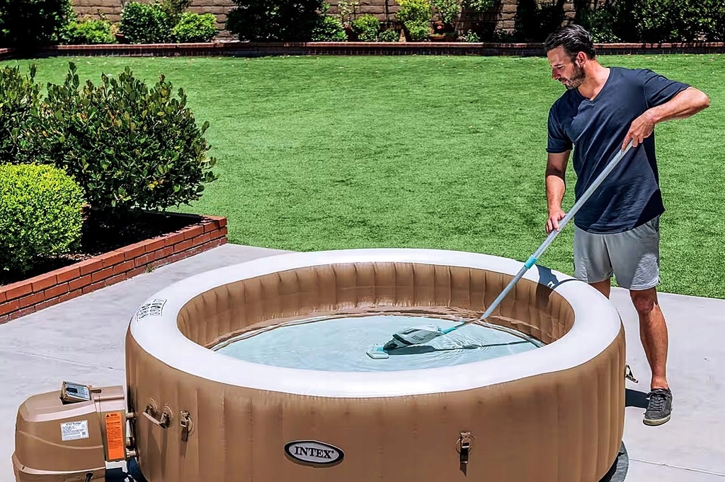 BREZŽIČNI SESALNIK ZA JACUZZI BAZEN ZR100 INTEX 28626 Originalno stanje embalaže