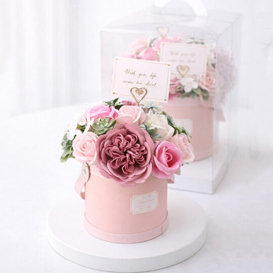 Šopek vrtnic Hvala - Elegantna škatla