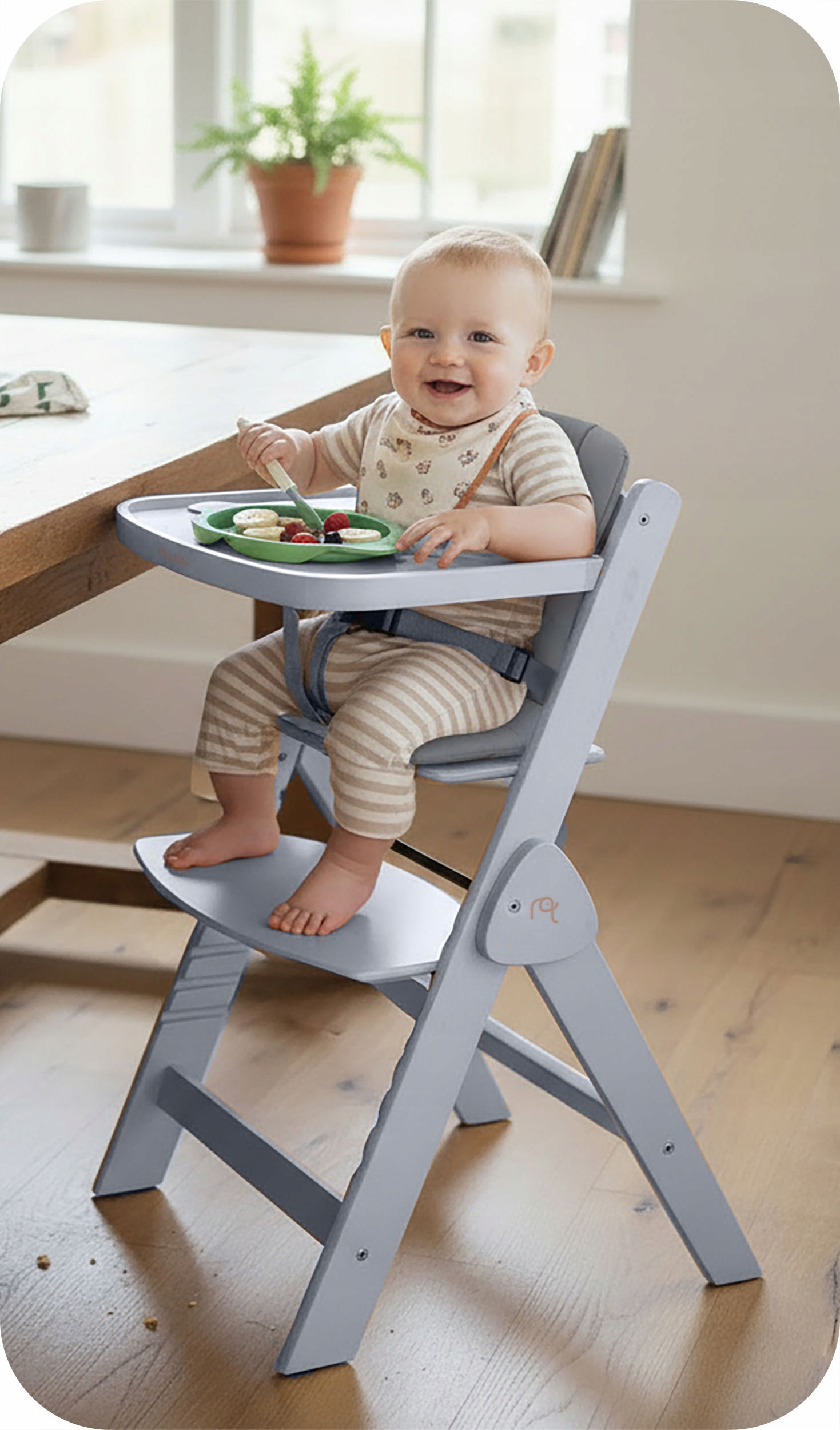 LESENI ZLOŽLJIVI OTROŠKI STOL z nastavljivimi trakovi Koda proizvajalca 702002