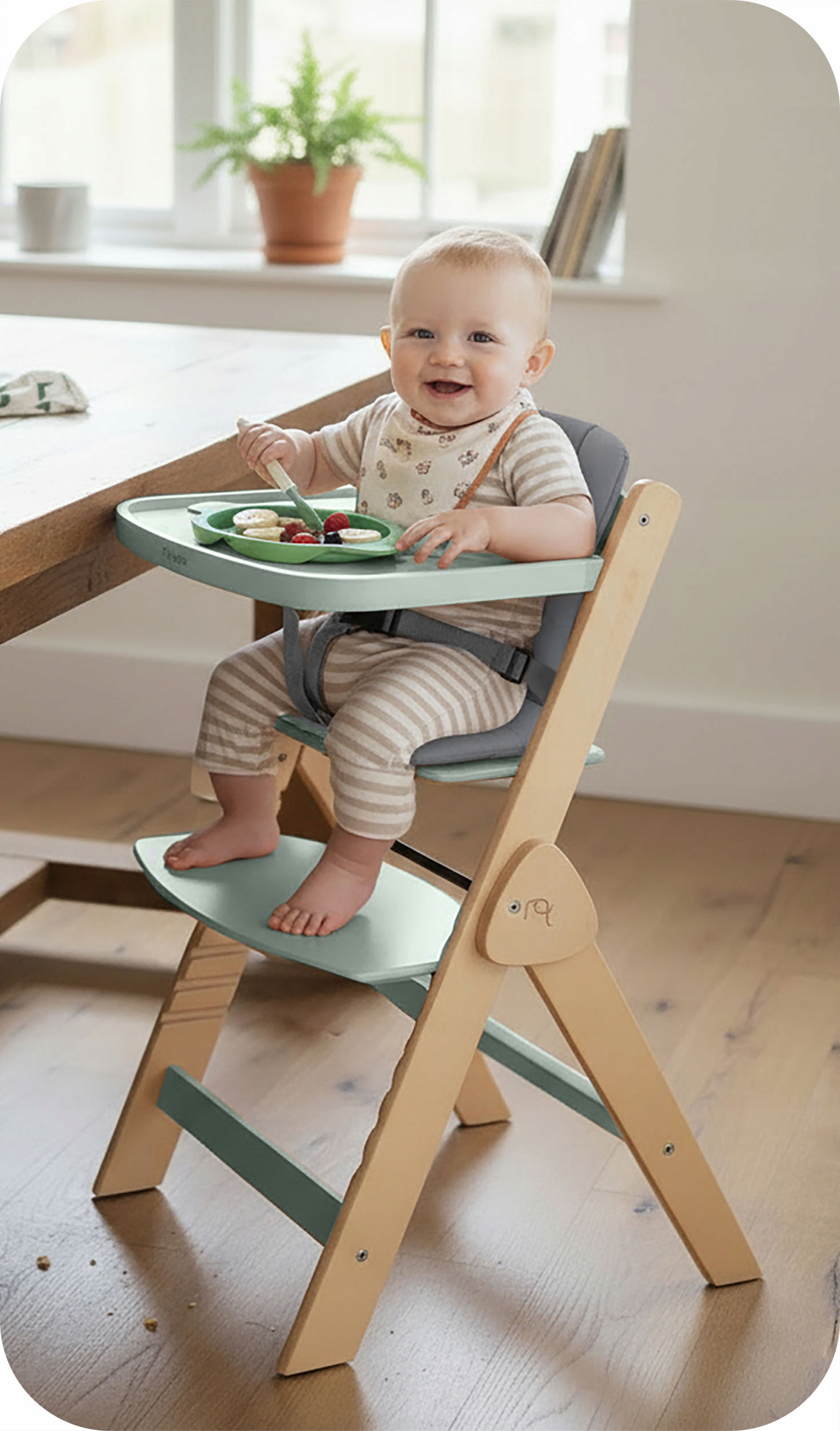 LESENI ZLOŽLJIVI OTROŠKI STOL z nastavljivimi trakovi Koda proizvajalca 702003