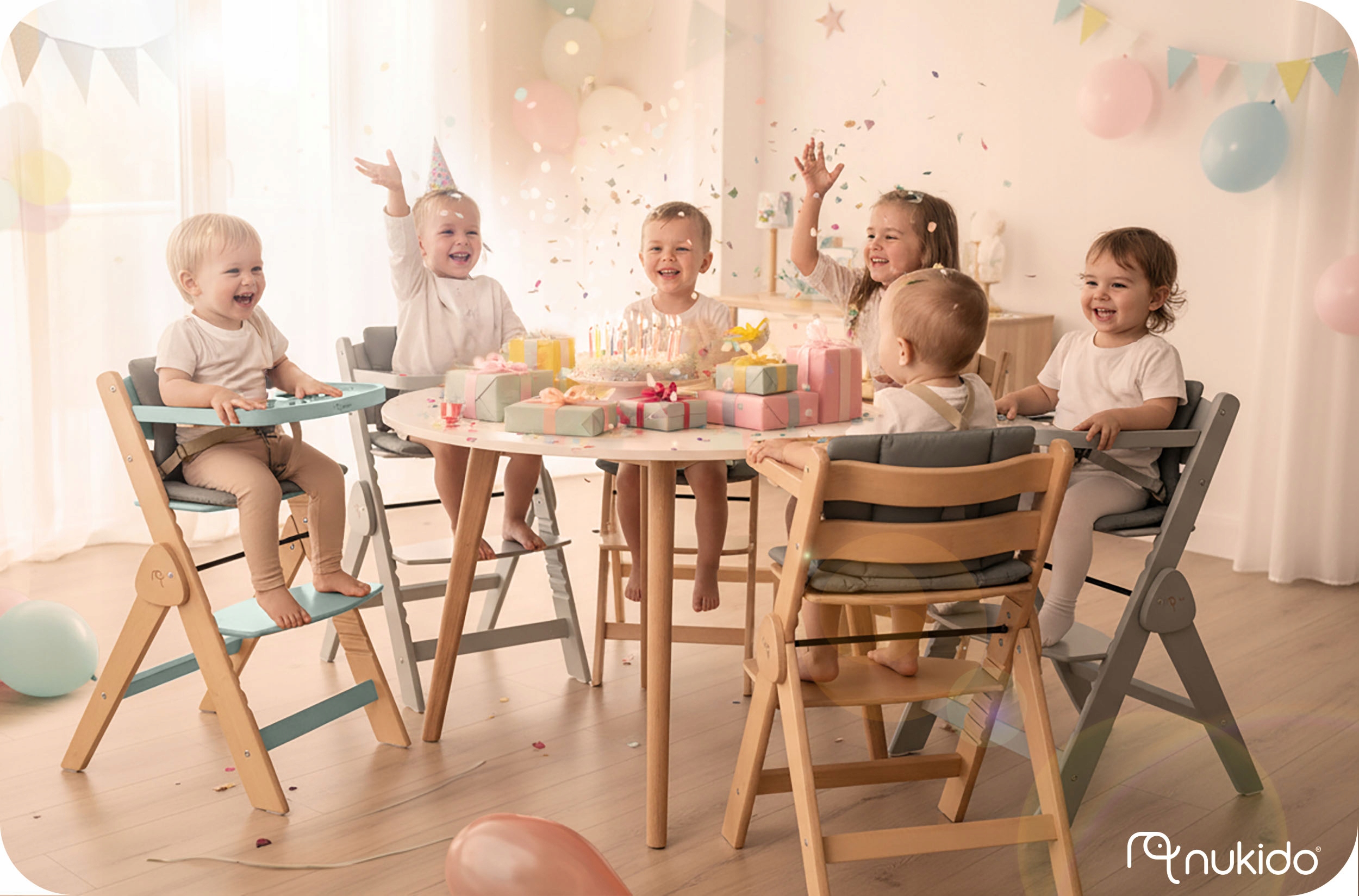 LESENI ZLOŽLJIVI OTROŠKI STOL z nastavljivimi trakovi Širina izdelka 45 cm