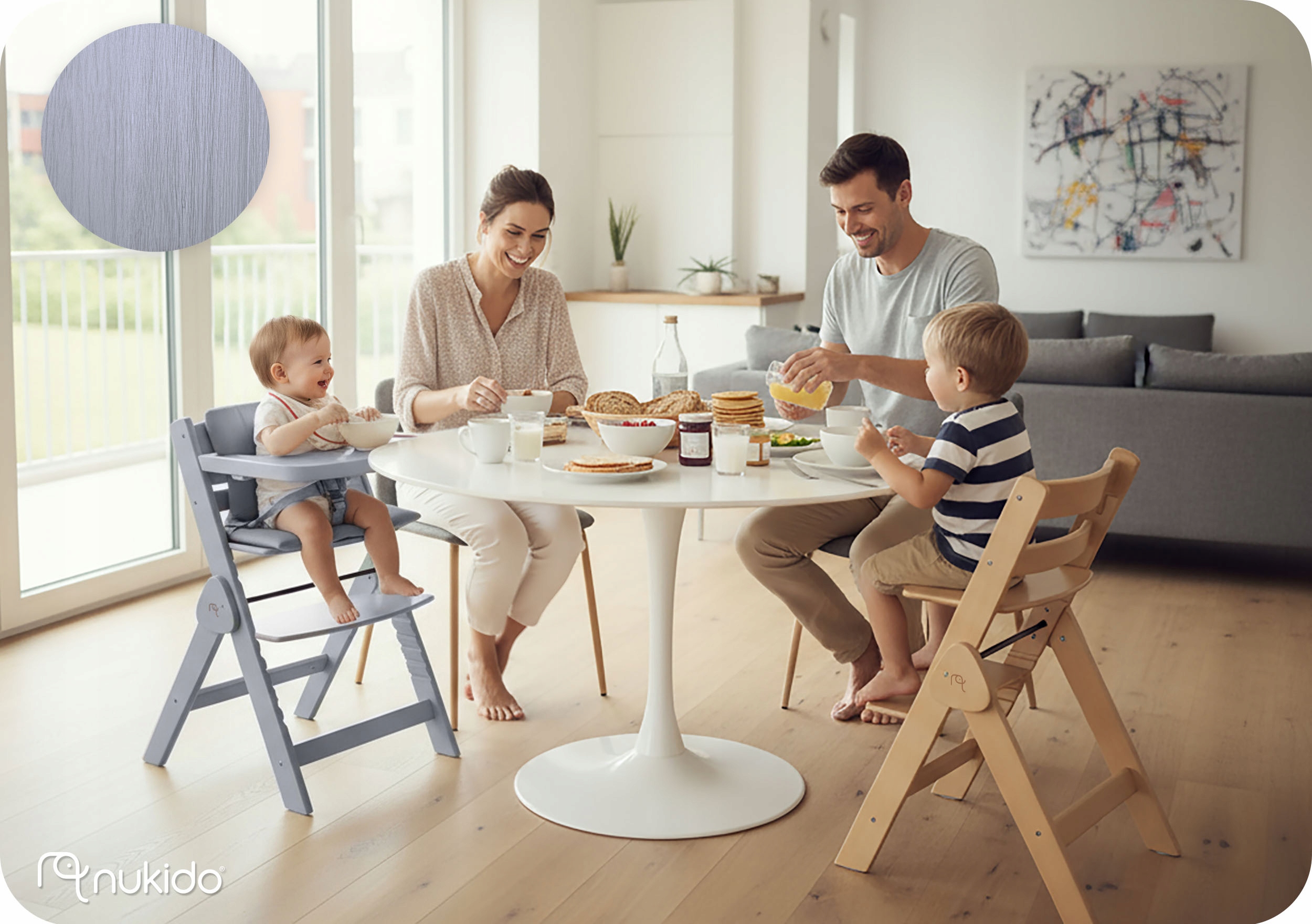 LESENI ZLOŽLJIVI OTROŠKI STOL z nastavljivimi trakovi. Teža stola: 6 kg.