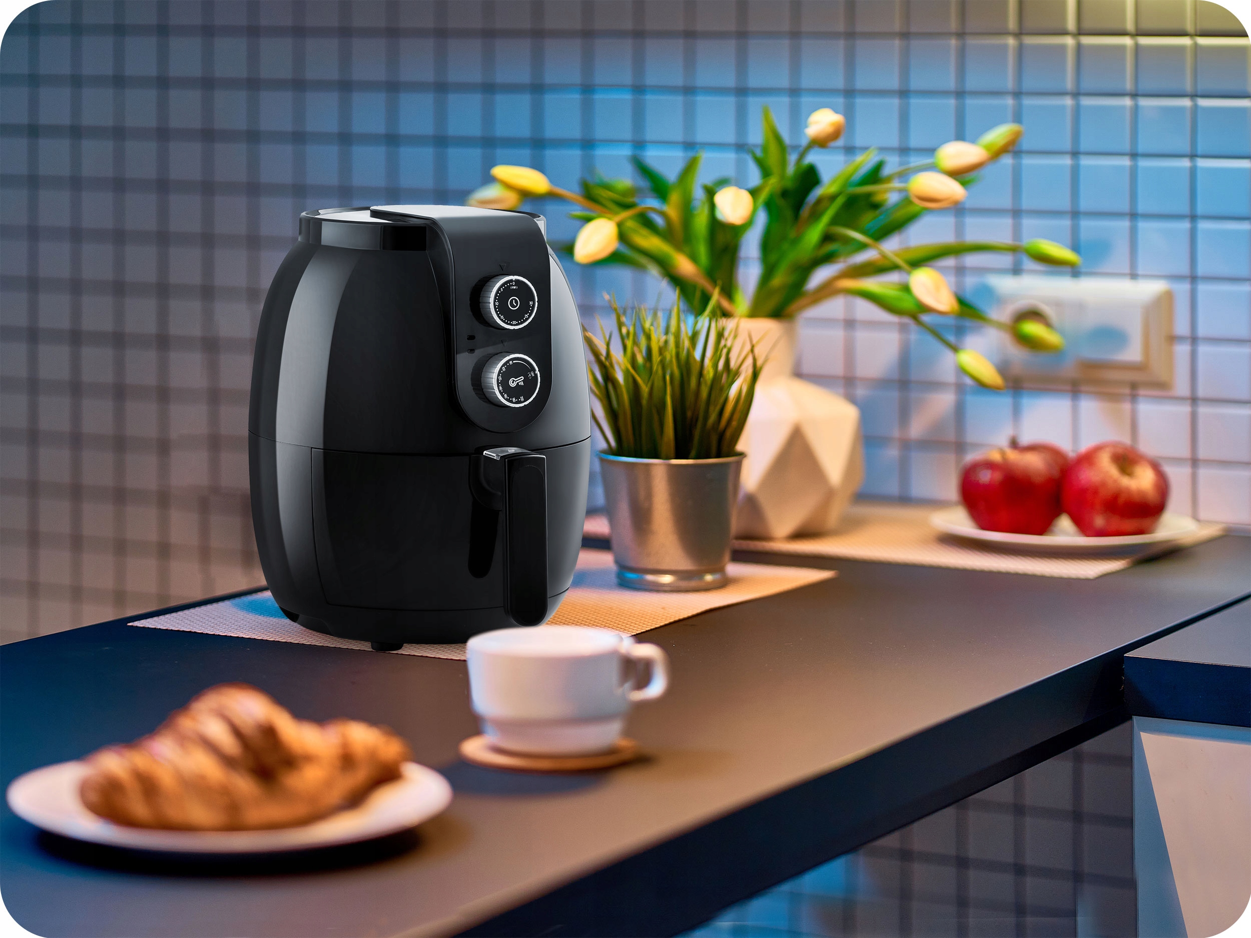 CVRTNIK CVRTNIK MOČAN CVRTNIK NA VROČ ZRAK 3,6 L Prostornina posode 3,6 l