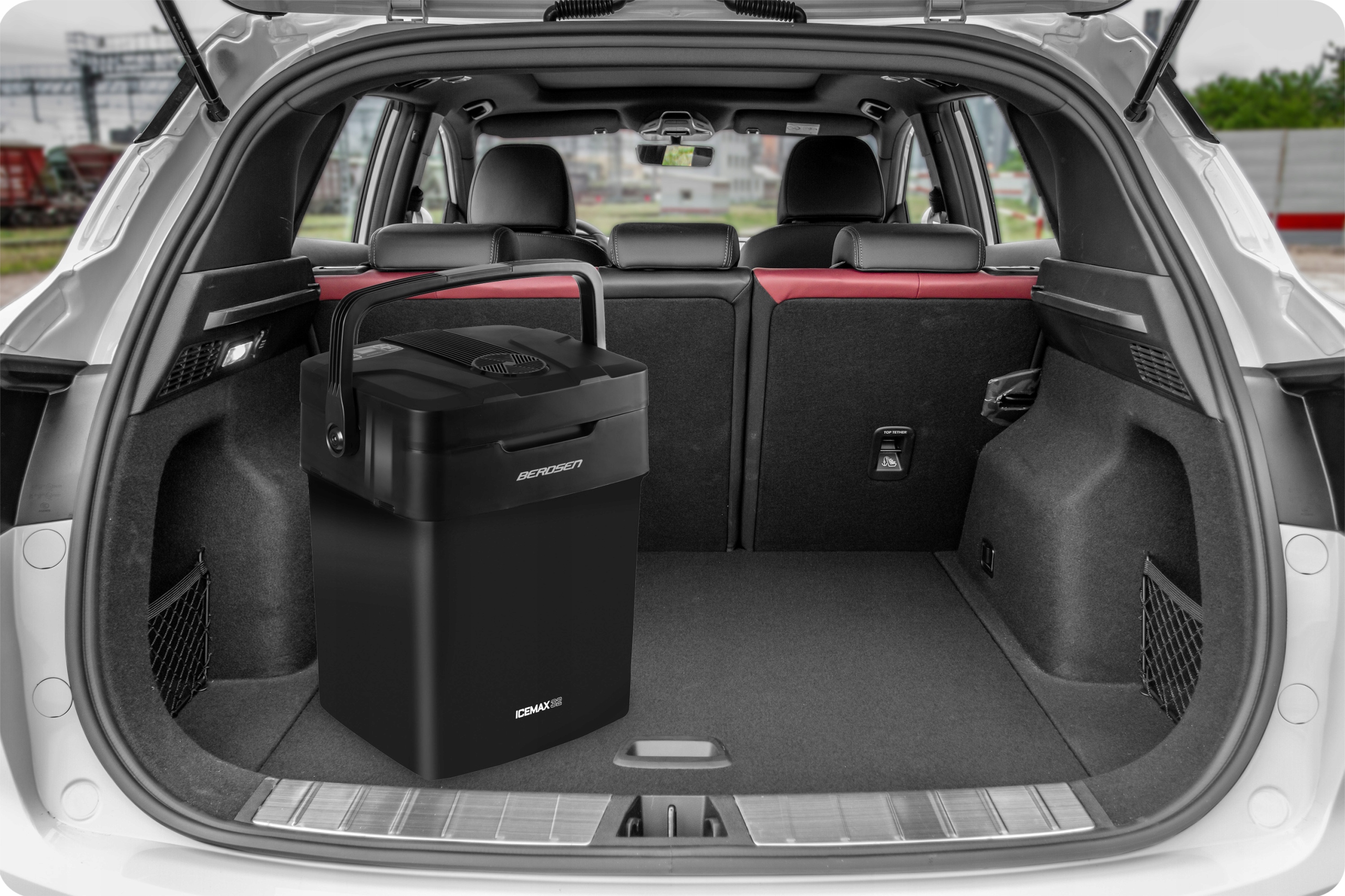 AVTO HLADILNA TORNJA KUTIJA ZA POTOVANJE 12V/230V USB 29L ČRNE barve, funkcija ogrevanja, moč 54 W