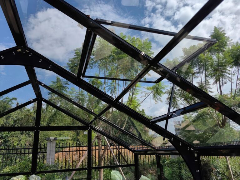 Premium Staklenik Polikarbonatni 278x278cm Crni Cultivo 2.jpg