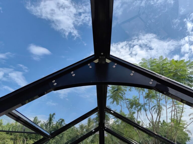 Premium Staklenik Polikarbonatni 278x278cm Crni Cultivo 4.jpg