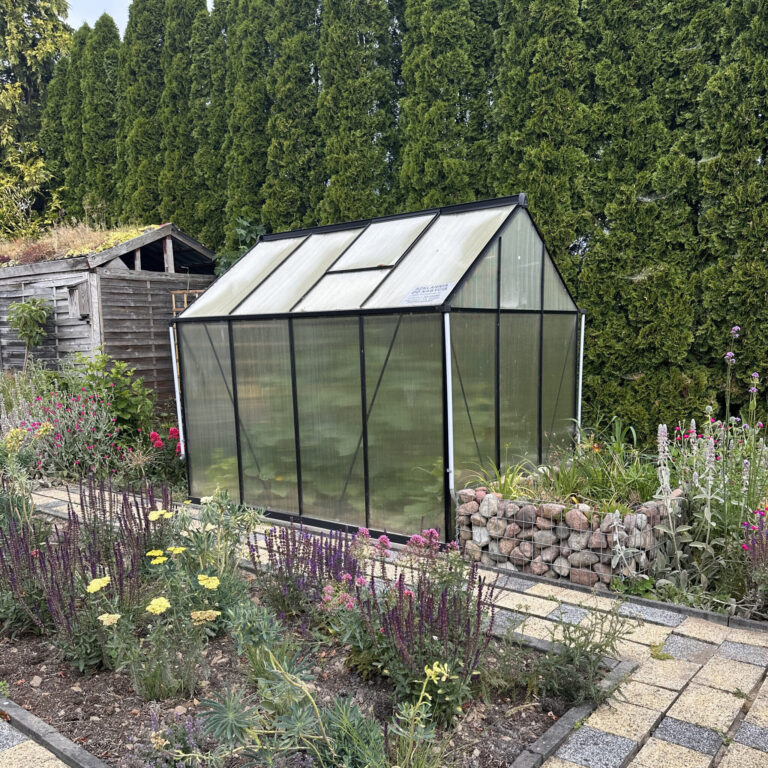 Staklenik Polikarbonatni 183x245cm Crni Cultivo Live 3.jpeg