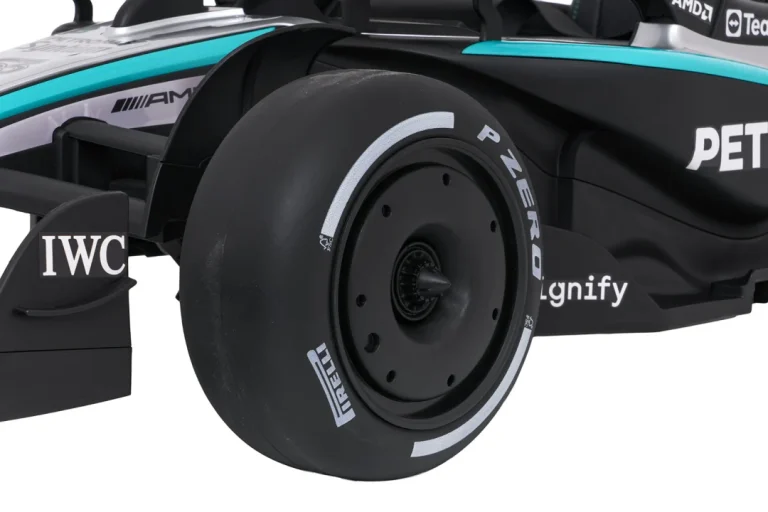 Amg Petronas F1 Na Akumulator Crni + Daljinski 24