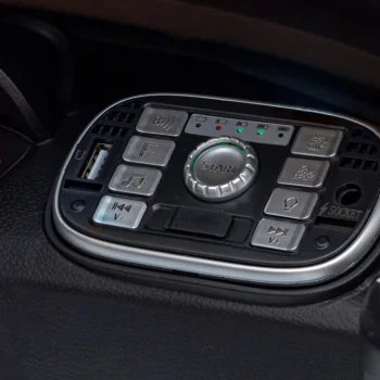 Aston Martin Dbx Dječja Kolica Na Baterije, Bijela + Daljinski Upravljač + Eva Pegla + Sigurnosni 13