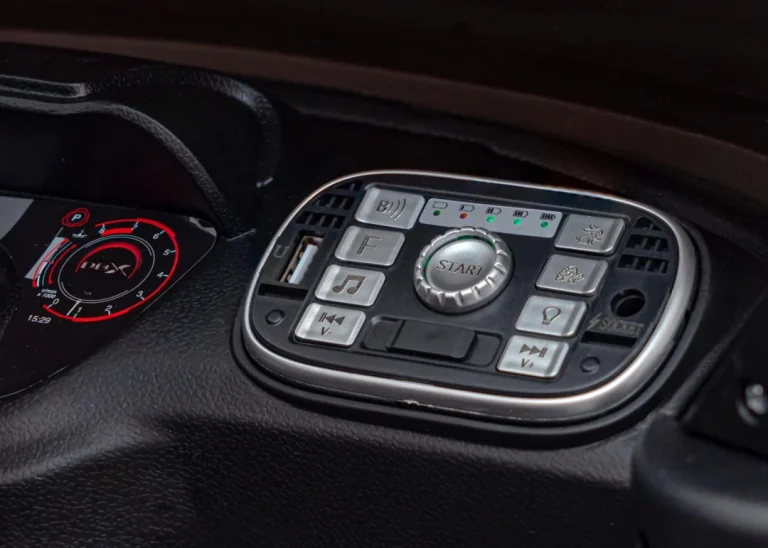 Aston Martin Dbx Dječja Kolica Na Baterije Crna + Daljinski Upravljač + Eva Pegla + Sigurnosni 12