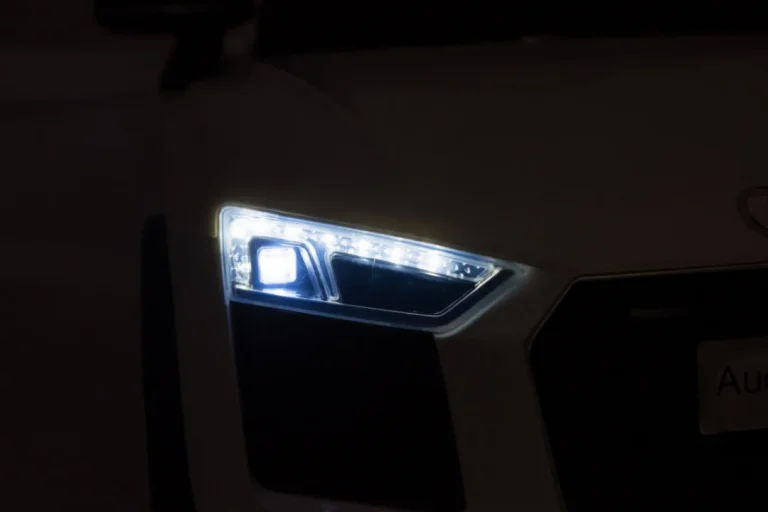 Audi R8 Dječji Autosjedalica Na Baterije Bijela + Daljinski Upravljač + Eva + Spori Start + Mp3 Led 15