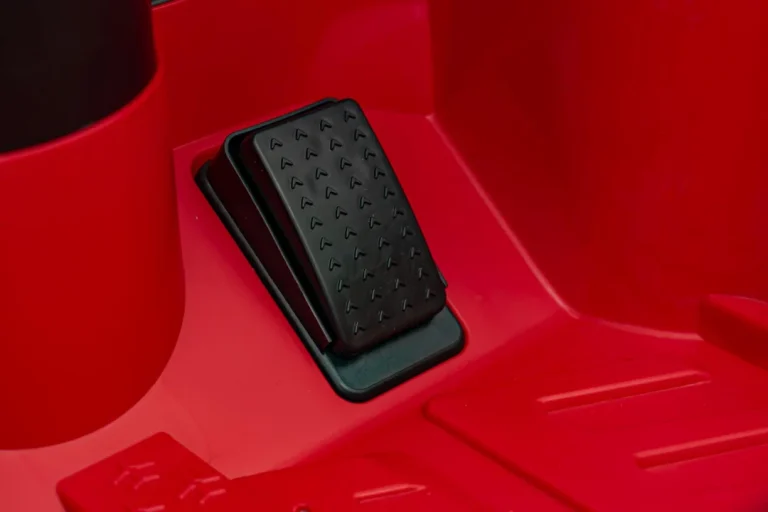 Audi Sq8 Crveno Vozilo 30