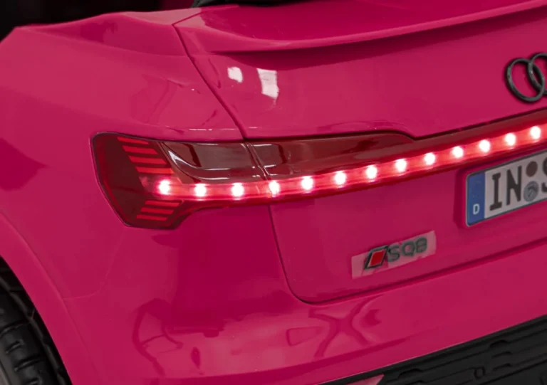 Audi Sq8 Ružičasto Vozilo 29
