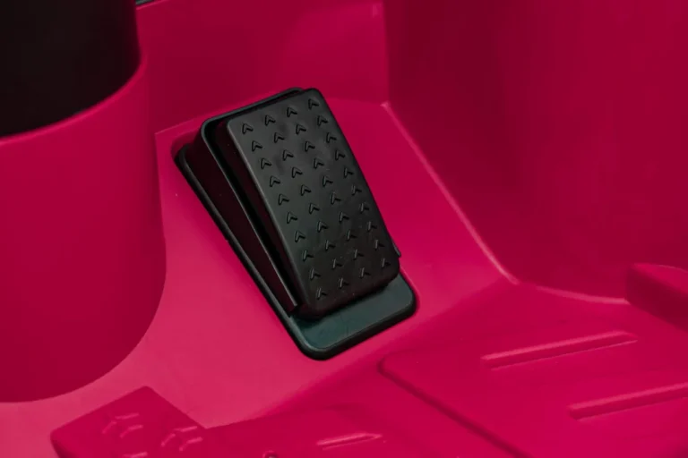 Audi Sq8 Ružičasto Vozilo 30