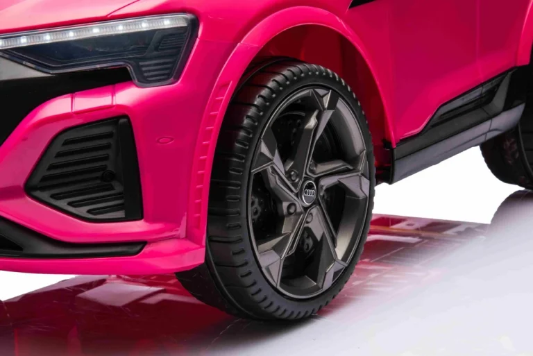 Audi Sq8 Ružičasto Vozilo 9