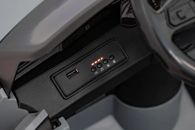 Audi Sq8 Sivo Vozilo 24