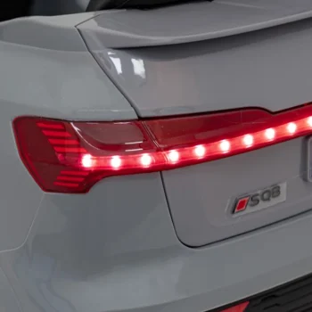 Audi Sq8 Sivo Vozilo 29
