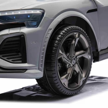 Audi Sq8 Sivo Vozilo 9
