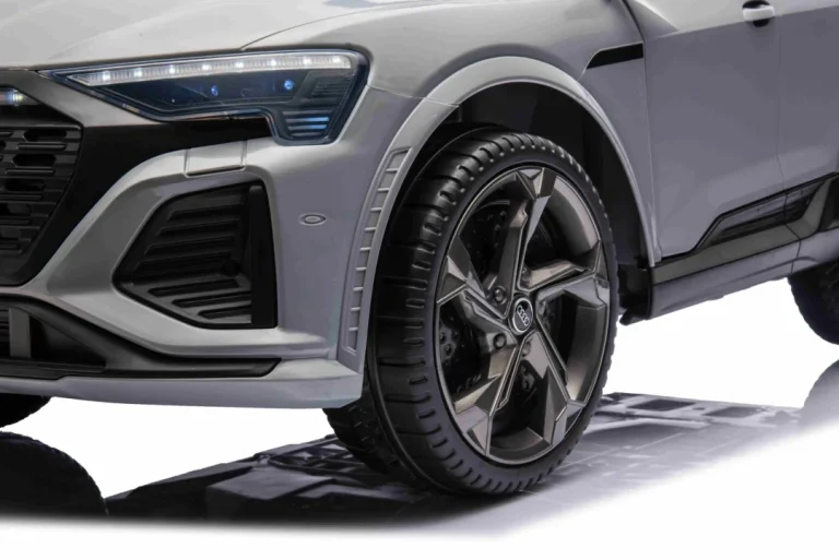 Audi Sq8 Sivo Vozilo 9