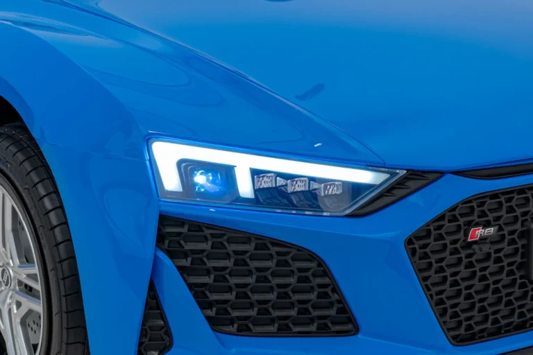 Audi Spyder R8 Lift Plavo Vozilo 42