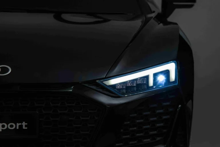 Audi Spyder R8 Lift Strong Na Akumulator, Crni 45