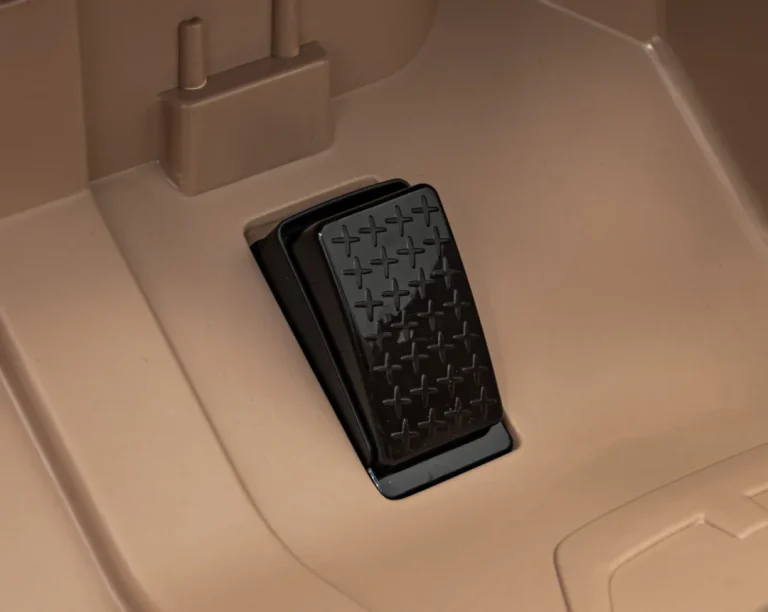 Bmw I4 Automobil Na Akumulator, Zlatni 13