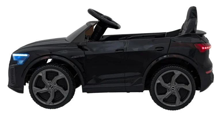 Crno Vozilo Audi Sq8 12
