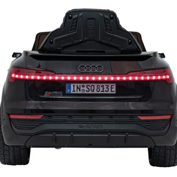 Crno Vozilo Audi Sq8 16