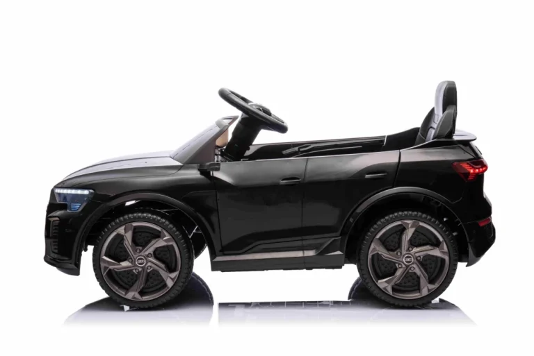 Crno Vozilo Audi Sq8 17
