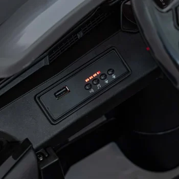 Crno Vozilo Audi Sq8 21