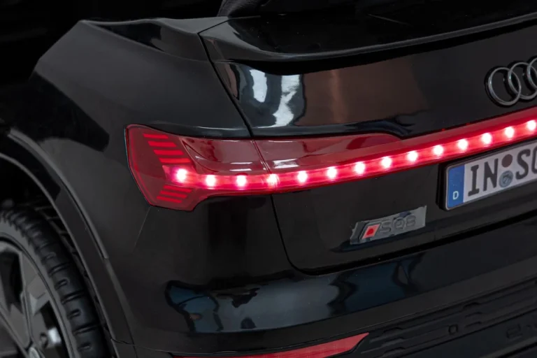 Crno Vozilo Audi Sq8 27