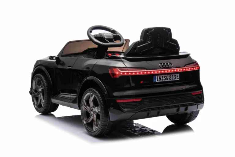 Crno Vozilo Audi Sq8 3