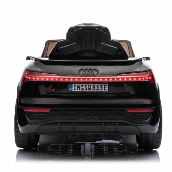 Crno Vozilo Audi Sq8 5