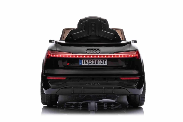 Crno Vozilo Audi Sq8 5