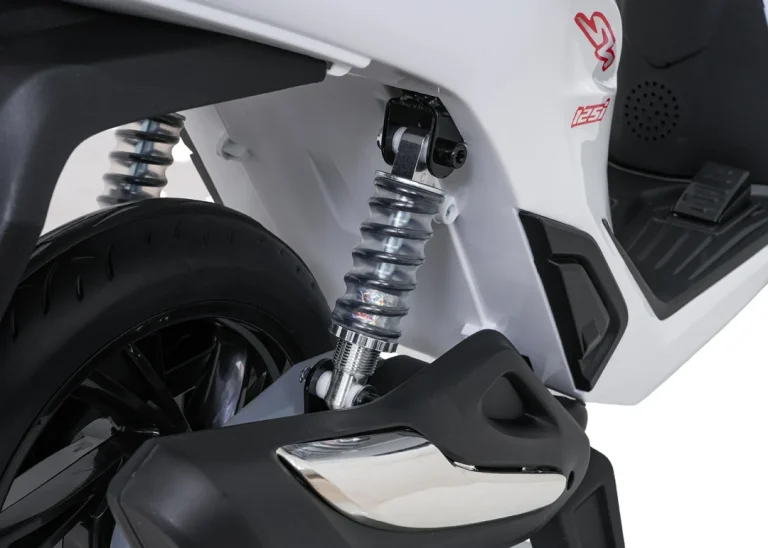 Dječji Električni Skuter Honda Sh125i Bijeli Motor Na Akumulator 28