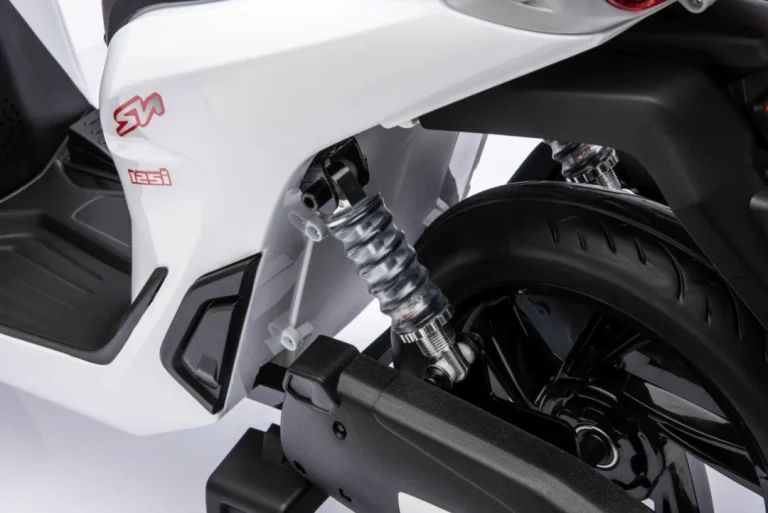 Dječji Električni Skuter Honda Sh125i Bijeli Motor Na Akumulator 35