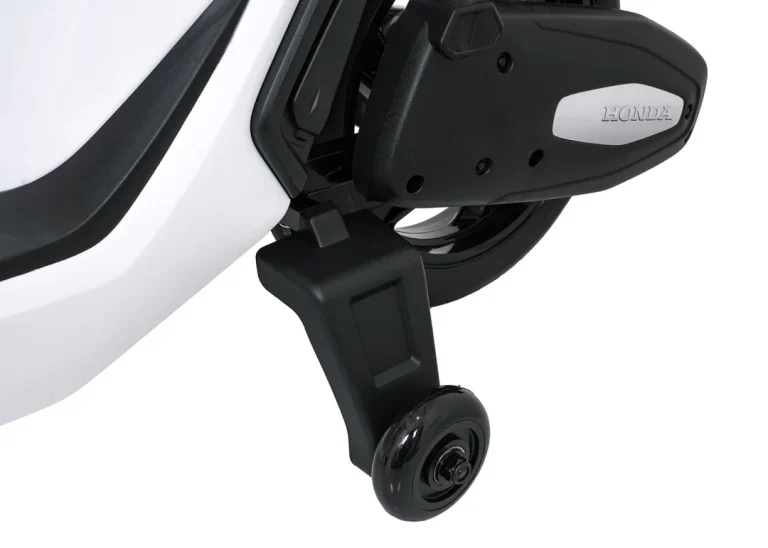 Dječji Električni Skuter Honda Sh125i Bijeli Motor Na Akumulator 44