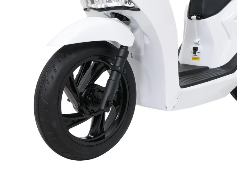 Dječji Električni Skuter Honda Sh125i Bijeli Motor Na Akumulator 48