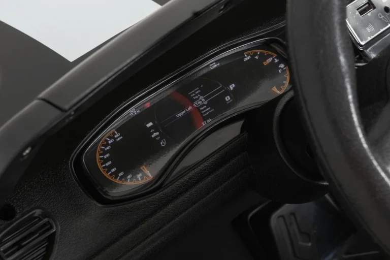 Dodge Durango Crni Auto Na Akumulator 21