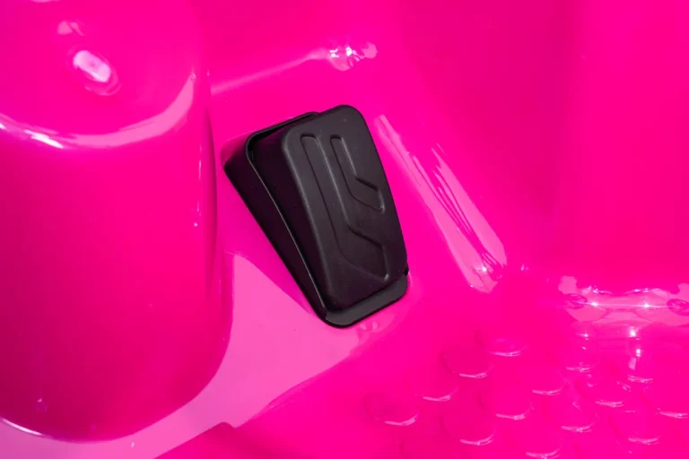 Jeep Monster Ružičasti Auto Na Akumulator 27
