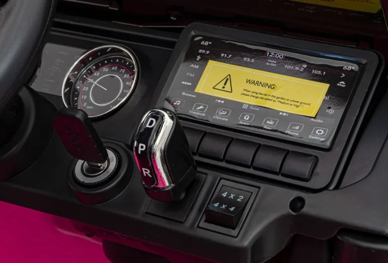 Jeep Wrangler Rubicon Ružičasto Vozilo 12