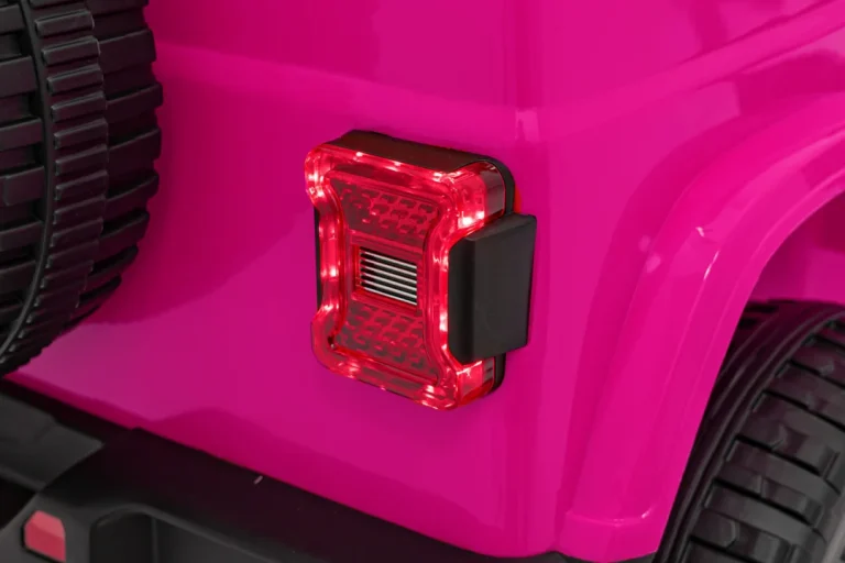 Jeep Wrangler Rubicon Ružičasto Vozilo 17
